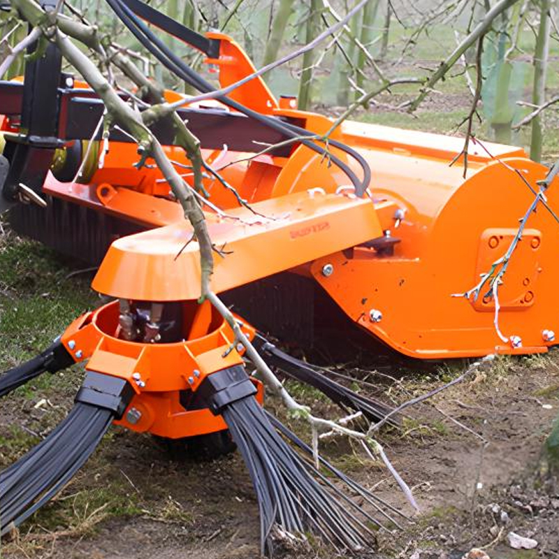 Eriksen - Traction-type branch gathering and crushing machine